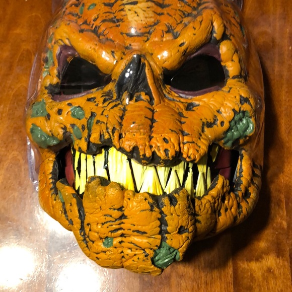 Dark Harvest Halloween Mask! New! - Picture 6 of 6